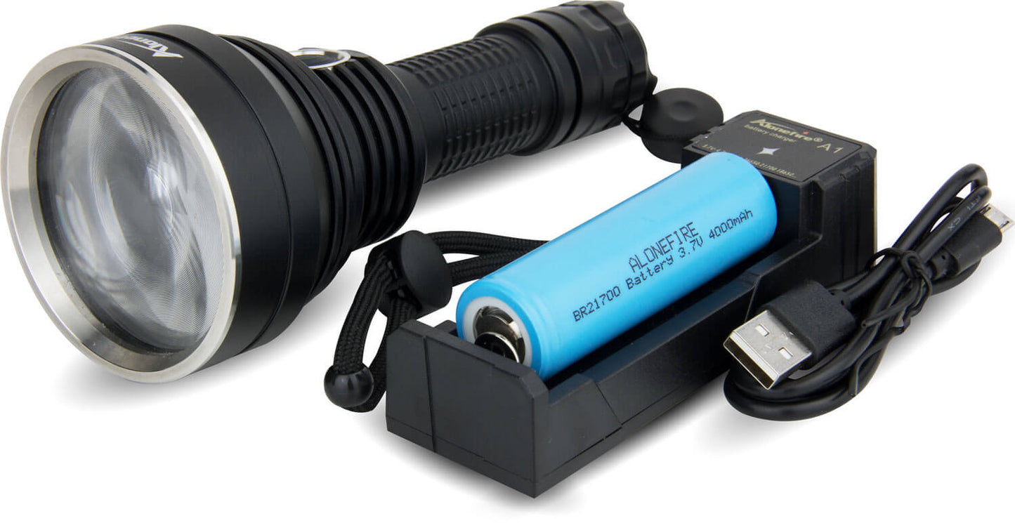 ALONEFIRE - Extremely bright 50000 lumen flashlight, 40x light zoom up to 3200 ft range