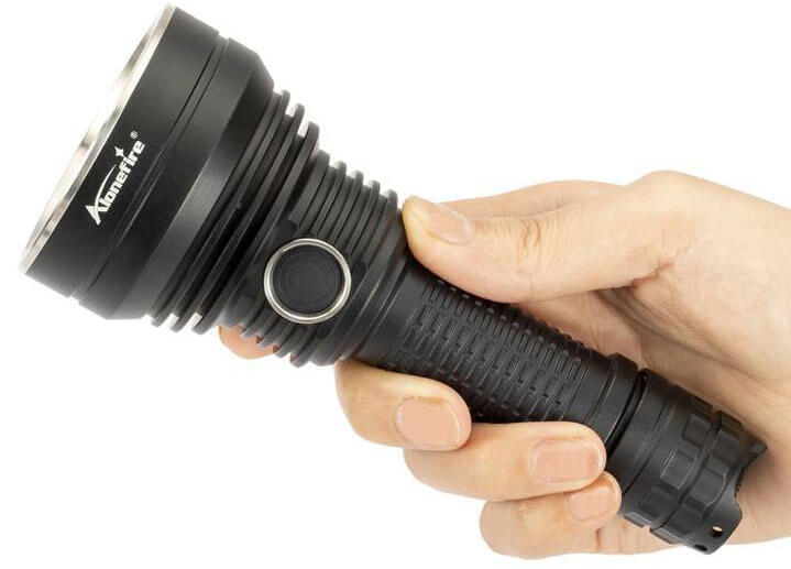 ALONEFIRE - Extremely bright 50000 lumen flashlight, 40x light zoom up to 3200 ft range